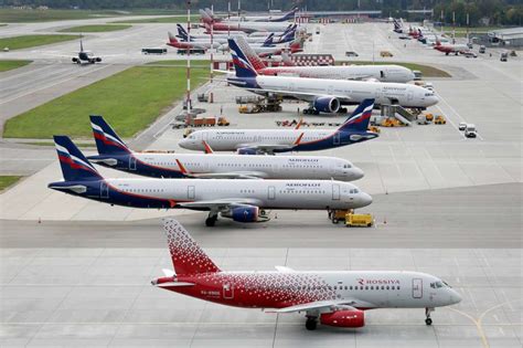 which airlines fly to russia.